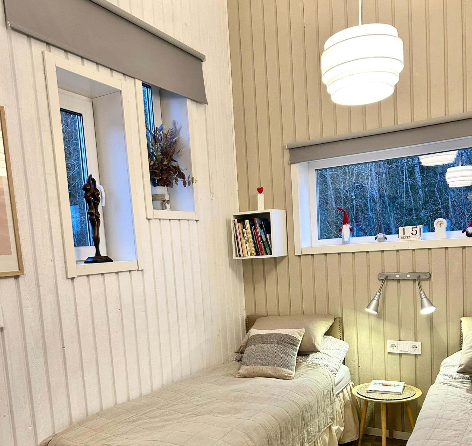 Lilla Huset Bed & Breakfast - Countryside Guesthouse, Free Parking Orebro Bagian luar foto