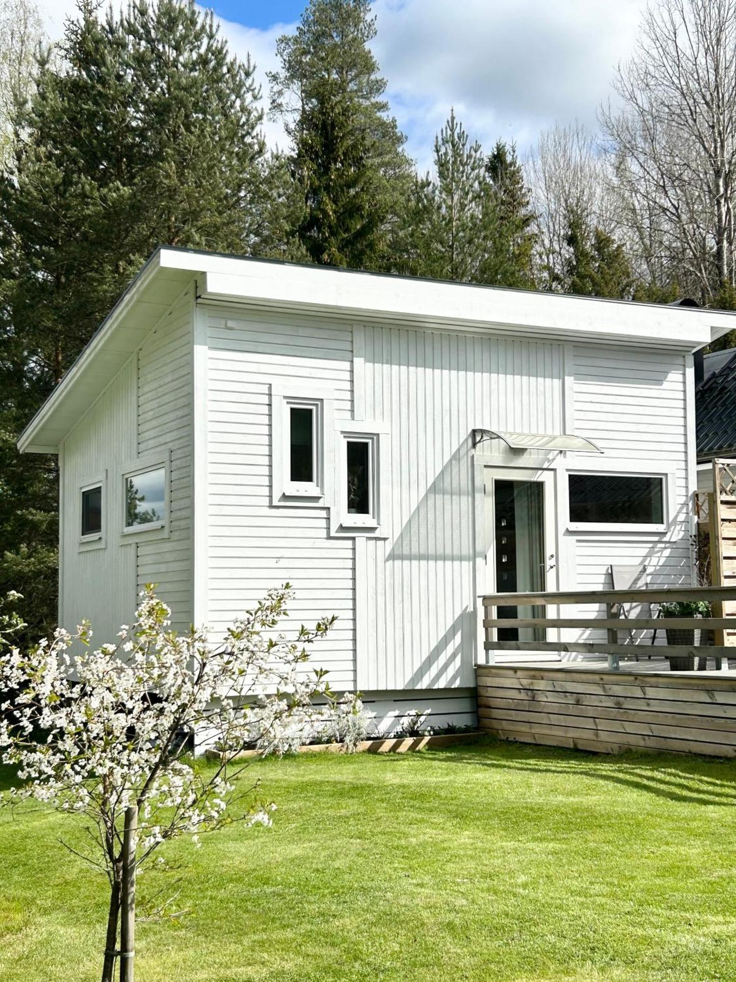 Lilla Huset Bed & Breakfast - Countryside Guesthouse, Free Parking Orebro Bagian luar foto